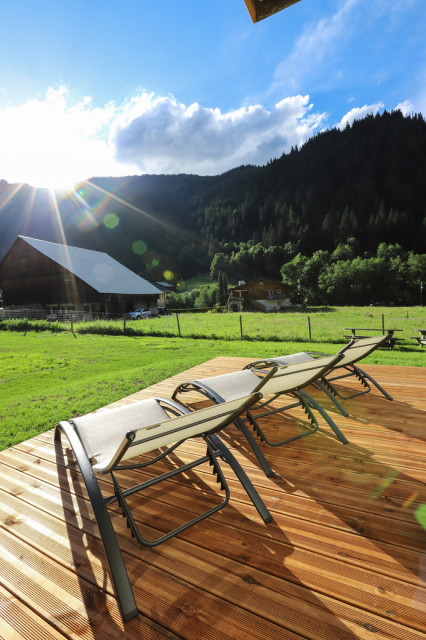 Appartement le Sommet dans chalet la Cascade, Châtel, terrasse