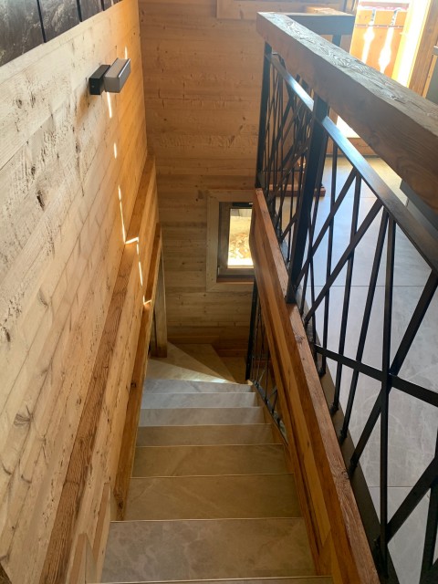 Appartement le Terroit 01B Escalier Châtel