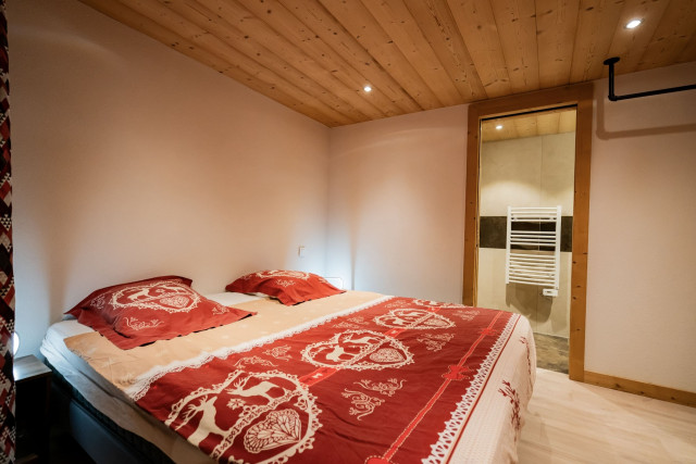 Apartment Le Terroit, sleeps 8, double bedroom, Châtel Les Portes du Soleil