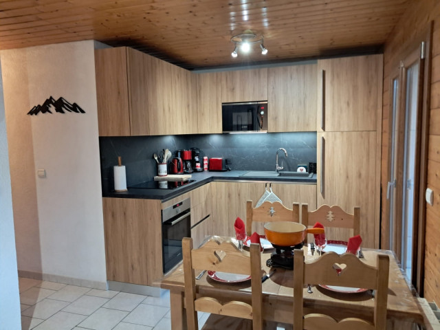 Apartment Les Geraniums, new kitchen, Châtel, Haute-Savoie