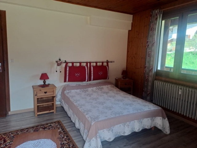 Apartment Les Marguerites, Bedroom double bed, Châtel Ski slope