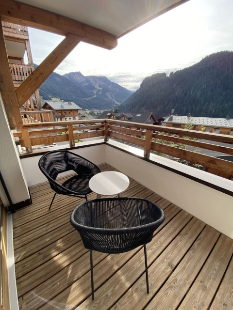 Appartement Les Perles de Savoie A203, Châtel, balcon vue village