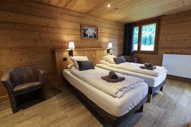 Apartment les Seracs in chalet la Cascade, Châtel, Bedroom 2 single bed, Snow