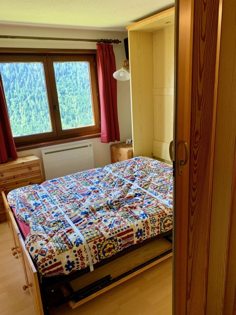 Appartement les sorbiers n°7, séjour avec lit double rabattable, Châtel Portes du Soleil