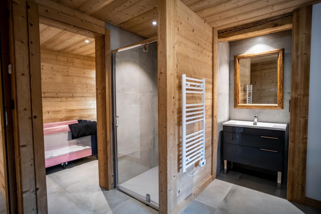 Apartment Martonne Haut,  Shower room, Châtel Reservation