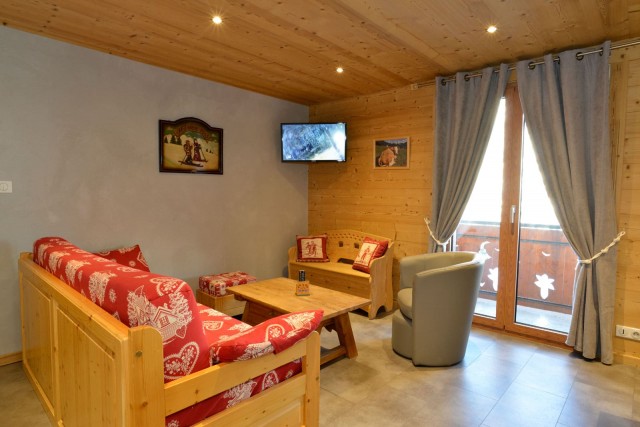 Appartement n°2 dans chalet l'EPICEA, Salon Châtel