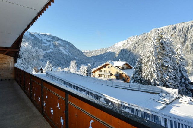 Appartement n°2 dans chalet l'EPICEA, Vue Balcon Châtel  2