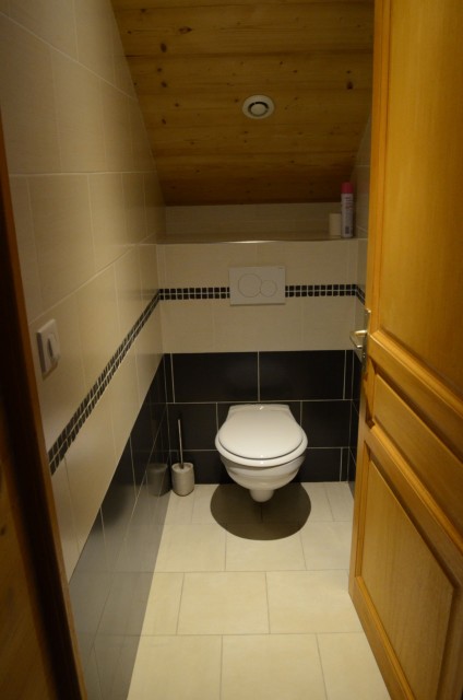 Appartement n°3 dans chalet l'EPICEA, Toilettes Châtel 