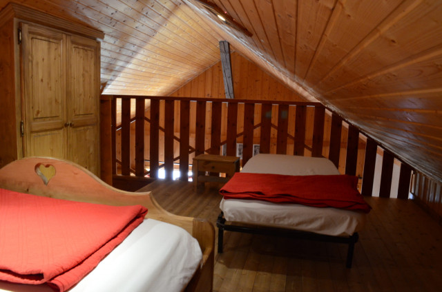 Apartment n°4 chalet L'EPICEA, Mezzanine 1 double bed + 1 single bed, Châtel Center