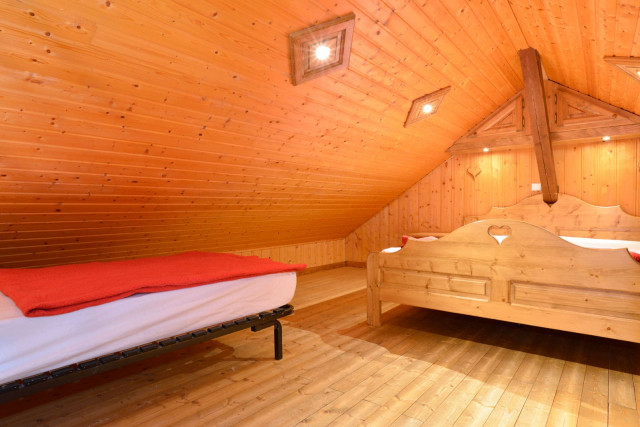 Apartment n°4 chalet L'EPICEA, Mezzanine 1 double bed + 1 single bed, Châtel Apartment Rental