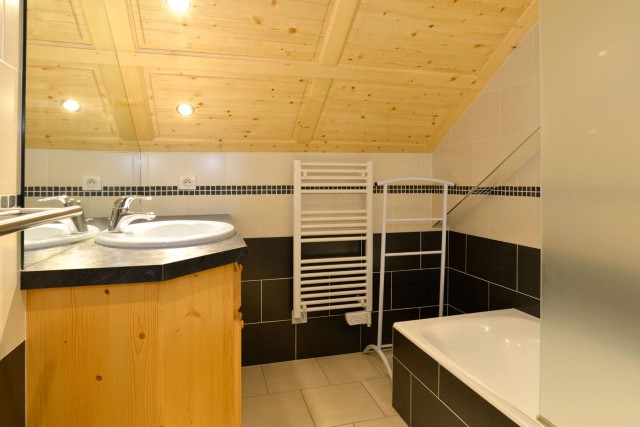 Appartement n°4 chalet L'EPICEA, Salle de Bain Châtel