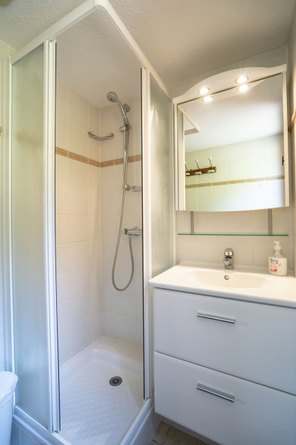 Appartement n°5 dans résidence Alexandra, Salle de bain, Châtel