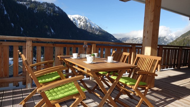 Appartement OROUGE B 001, Terrasse en hiver, Châtel