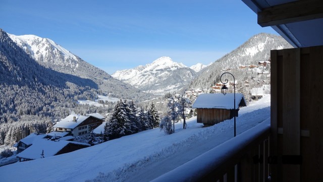 Apartment O Rouge 001 view over the valley, Chatel