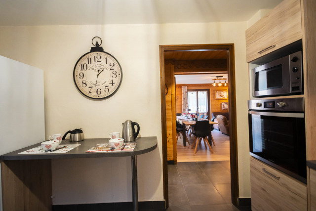 Appartement Ours Châtel, Cuisine et vue salon, Location ski 74