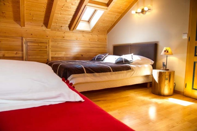 Apartment In Chalet l'Ourson , Bedroom with 3 single beds, Châtel Center