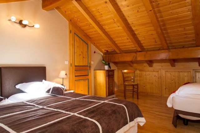 Apartment In Chalet l'Ourson , Bedroom with 3 single beds, Châtel Etringa