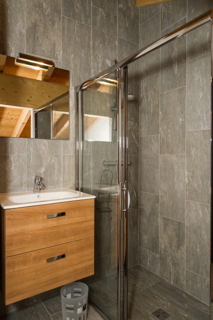 Appartement Savoisien n°6, sdb de la chambre, Châtel