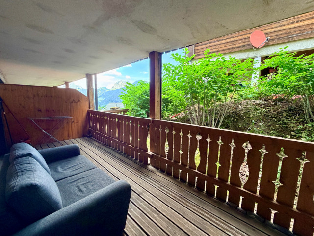 Soldanelles 26 Apartment: Terrace, Nature, and Mountains