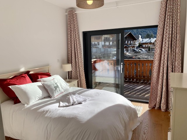 Apartment Soldanelles n°5, Double bedroom, Châtel French Alps