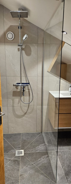 Appartement Vieux Four 002, Salle de douche, Châtel Snowboard