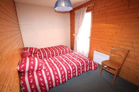 Balcony of the Alps 6, Bedroom 2 single bed, Châtel Chalet 74