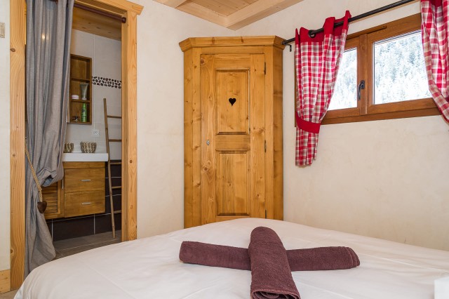 Chalet Anna 16 personnes Châtel Pré-la-Joux chambre avec salle de douche