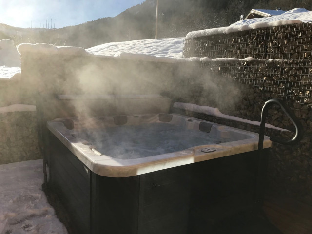 Chalet Au Bon Vieux Temps, jacuzzi, Châtel Les Portes du Soleil