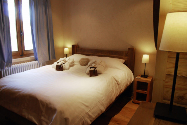 Chalet Barbossine, Bedroom double bed, Châtel Haute-Savoie