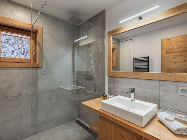 Chalet Bois Colombe, Shower, Châtel Ski