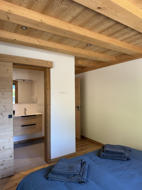 Chalet Bonatti, Double bedroom with shower room, Chatel