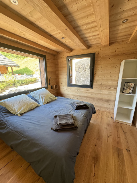 Chalet Bonatti, Double bedroom with shower room, Chatel Vonnes