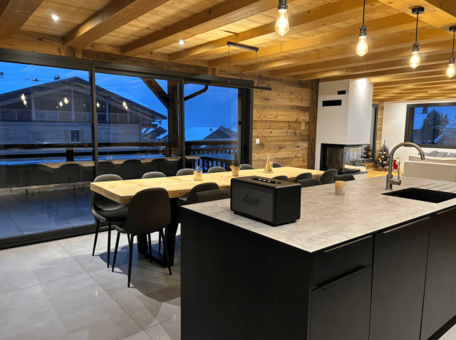 Chalet Bonatti, Kitchen and dining area, Chatel, French Alps