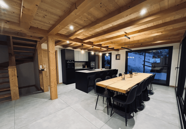 Chalet Bonatti, Kitchen and dining area, Chatel, Mountain view