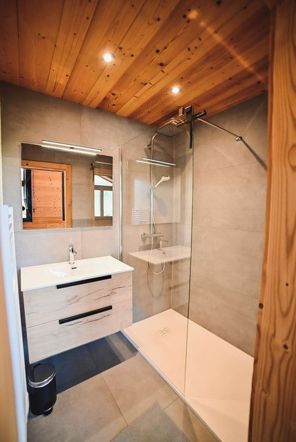 Chalet Bonatti, shower room, Châtel Haute-Savoie