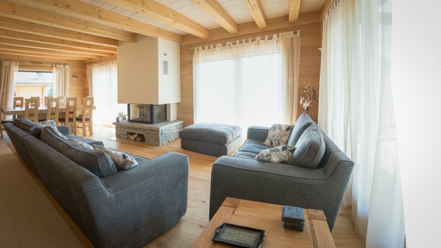 Chalet Boude 10 personnes Châtel centre salon avec cheminée