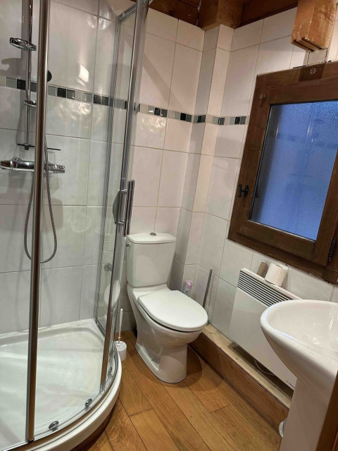 Chalet Braconnier, Salle de douche/ WC à l'étage, Châtel