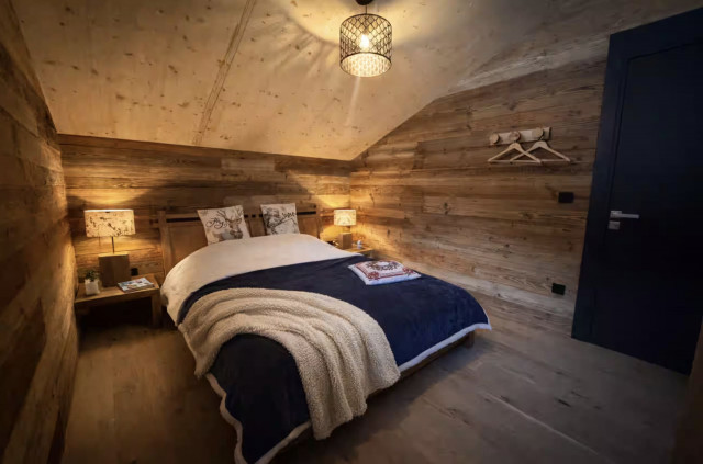 Chalet Chalentina, Double bedroom, Chatel, Sun Holiday