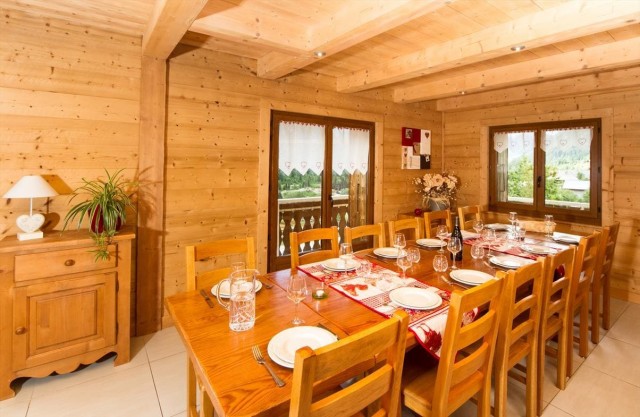 Chalet Chante Bise 14 personnes Béchigne Châtel salle à manger