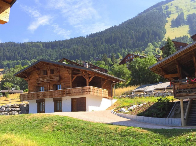 Chalet Chante Bise, Vue extérieur été, Châtel Soleil 74