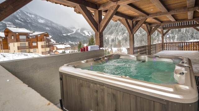 Chalet Chante Merle, Châtel, Béchigne, terrasse avec jacuzzi, vue montagne