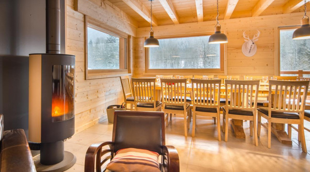 Chalet Ciste La Chapelle d'Abondance, Living room with fireplace, Châtel Chairlift 74