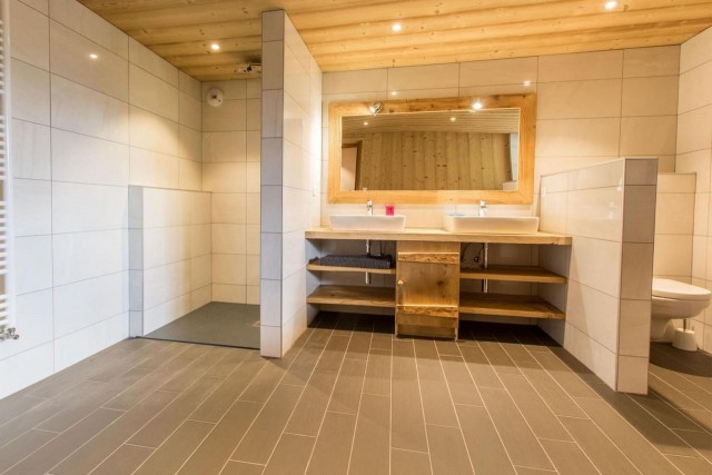 Chalet CREUX DU NANT salle de bain à Châtel