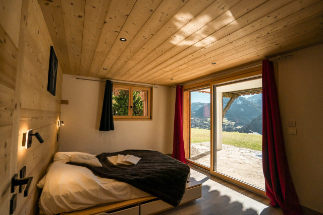 Chalet D'Artagnan, bedroom, Châtel summer holidays