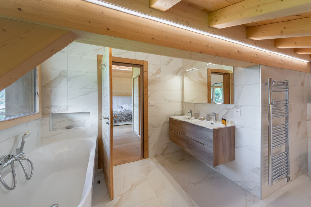 Chalet de Vonnes, Salle de bain attenante à une chambre, Châtel Vacances été 74