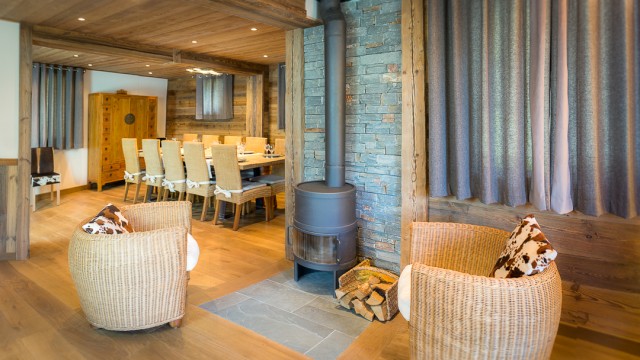 Chalet Dormeur, 12 personnes, Vonnes Châtel, salon, salle à manger, poêle à bois