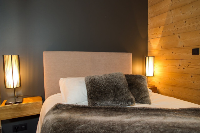 Chalet du Saix, Bedroom 1 double bed, Châtel Prestige rental