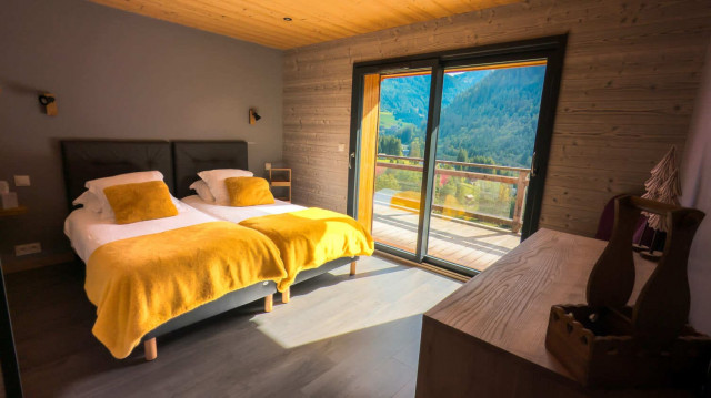 Chalet Entre Vous, Bedroom single beds, Chatel Family activities