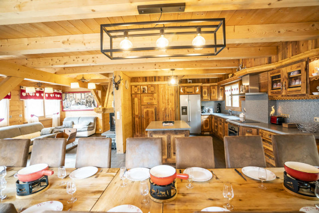 Chalet Etagne, dining room, Châtel Les Portes du Soleil