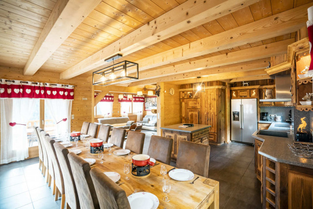 Chalet Etagne, dining room, Châtel Les Portes du Soleil
